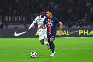 杜埃是本赛季第二位进球、助攻皆上双U19球员，首位是亚马尔