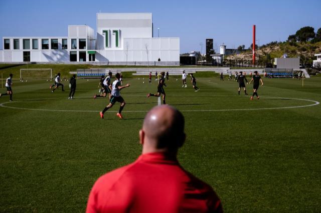 星空体育登录入口-亨利与马丁内斯分手 前国门里卡多进五盾教练组